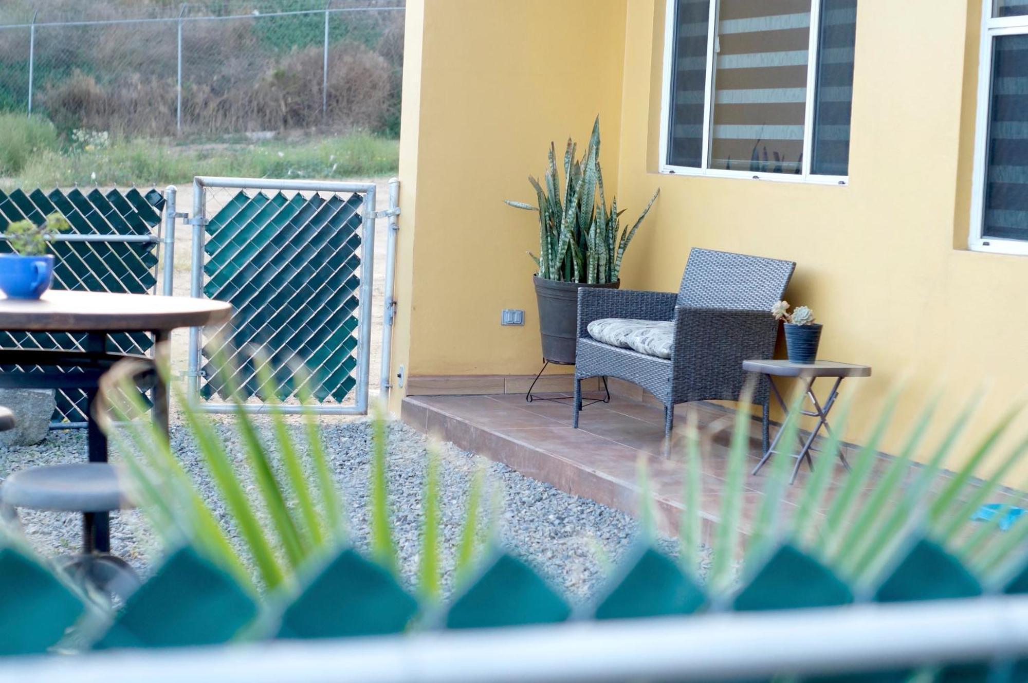 Cozy, Quiet & Pet Friendly Gated Patio Studio Ensenada Exteriör bild