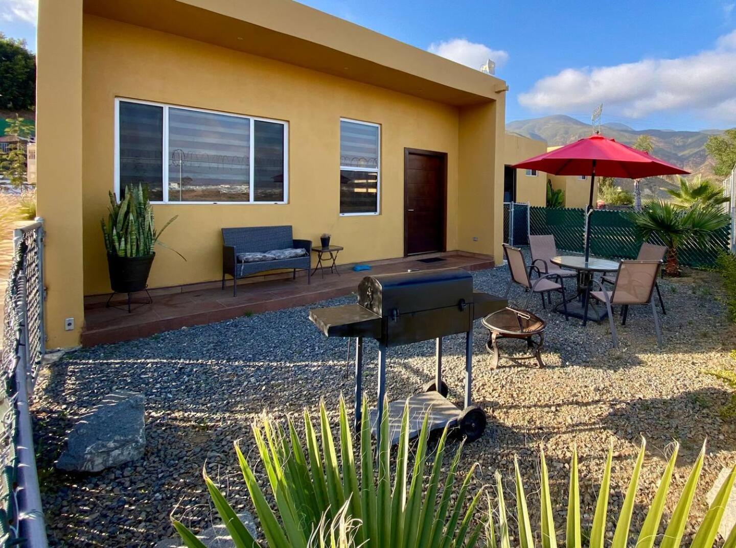 Cozy, Quiet & Pet Friendly Gated Patio Studio Ensenada Exteriör bild